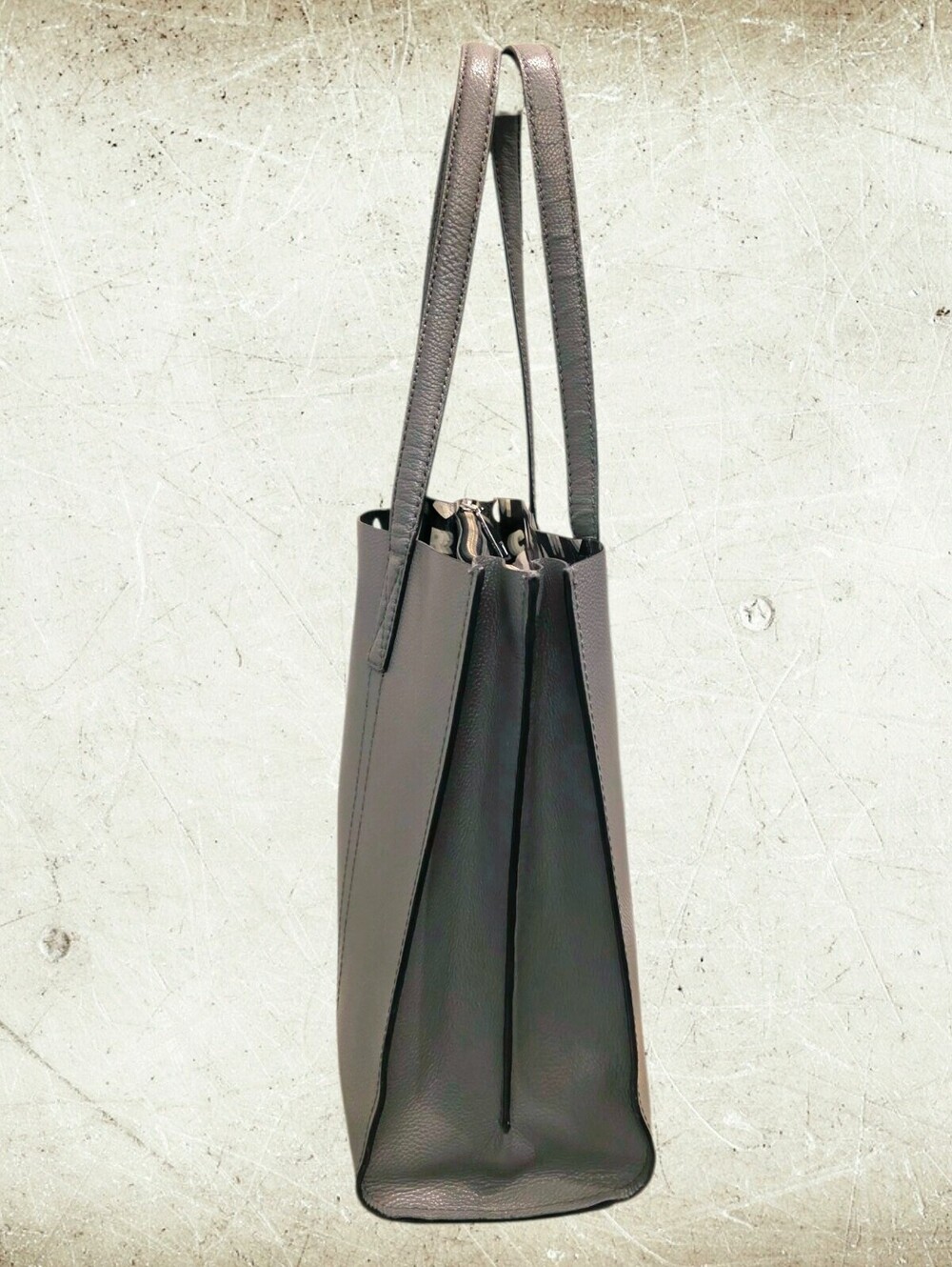 Marc Jacobs Charcoal Gray Leather Tote Black White Graphic Leather Interior - Picture 4 of 13
